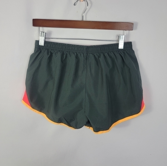 Women's Small Nike running shorts - Picture 3 of 4
